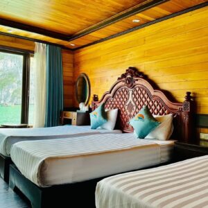 Luxury bedroom, Halong Hideaway Cruise.